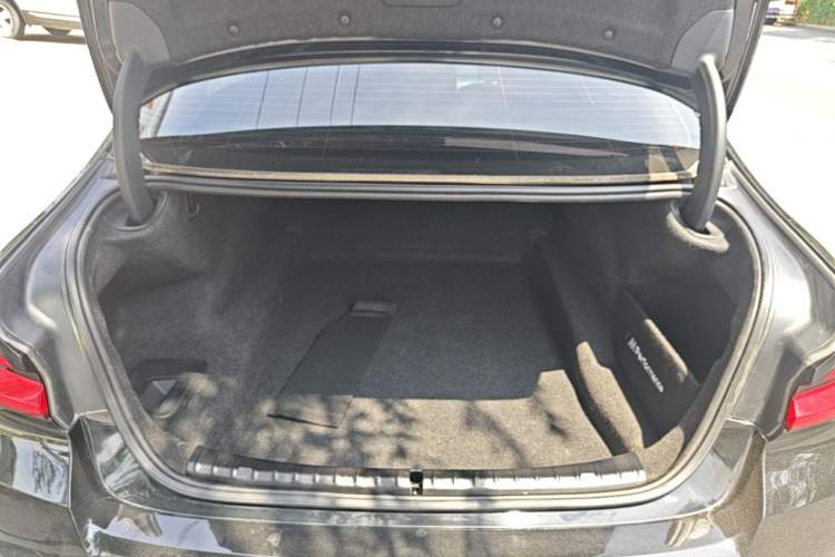 Used BMW 5 Series 2022 530Li Leading Model M Sport Package Trunk