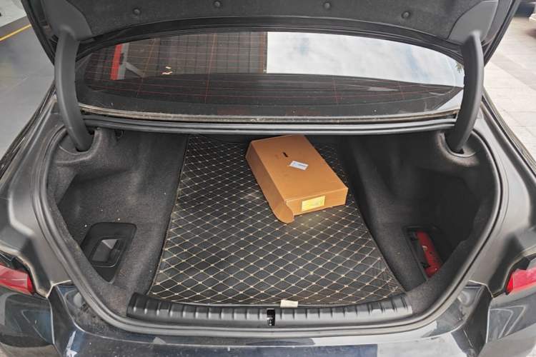 Used BMW 5 Series 2022 Restyled 530Li Leading Edition M Sport Package Trunk