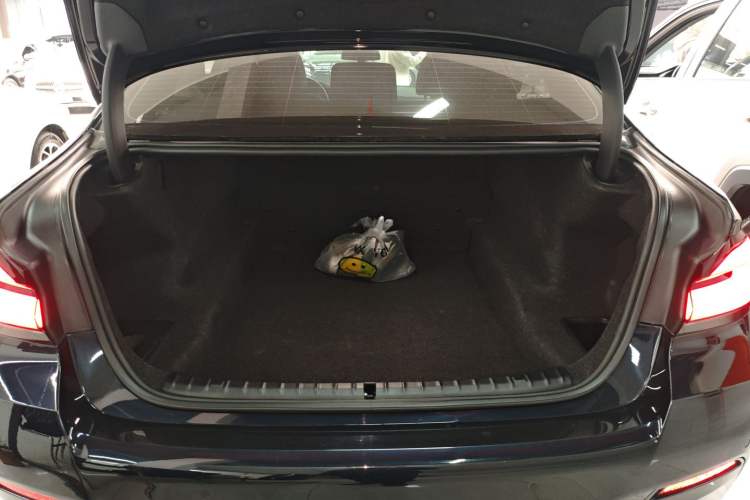 Used BMW 5 Series 2022 Restyled 530Li Leading Edition M Sport Package Trunk