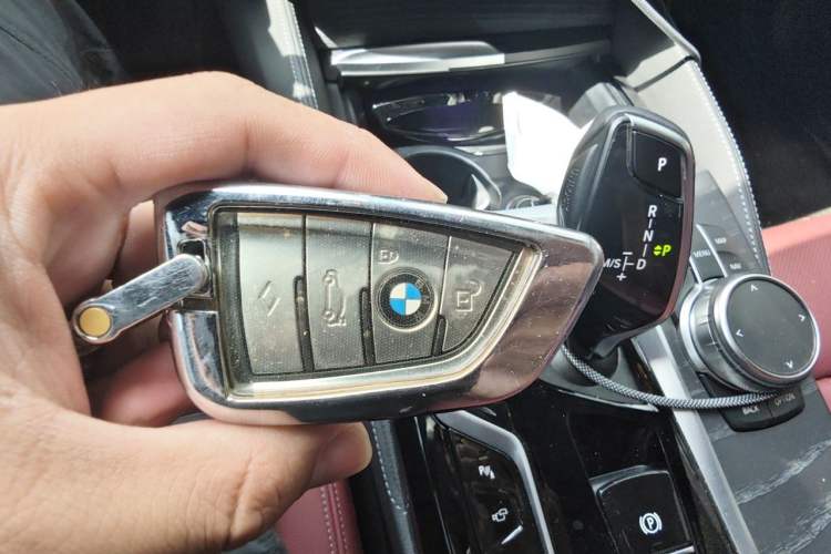 Used BMW 5 Series 2022 Second Facelift 530Li Luxury Version M Sport Package Vehicle Key