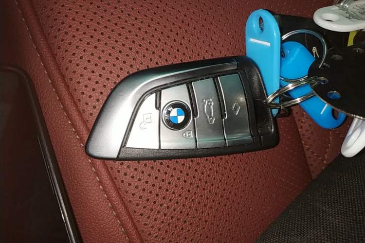 Used BMW 5 Series 2022 Second Facelift 525Li M Sport Package Vehicle Key