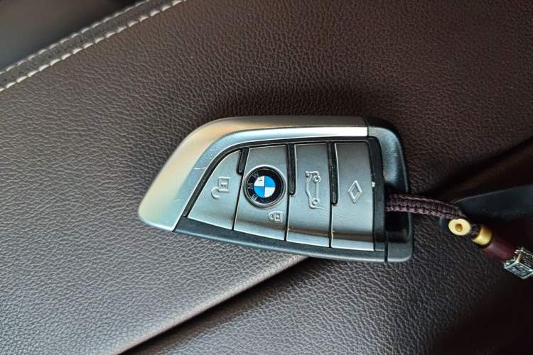 Used BMW 5 Series 2022 Restyled 525Li M Sport Package Vehicle Key