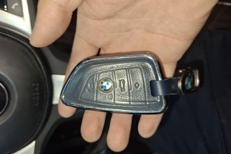 Used BMW 5 Series 2022 Restyled 530Li Leading Edition M Sport Package Vehicle Key