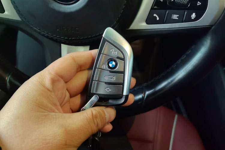 Used BMW 5 Series 2022 Restyled 525Li M Sport Package Vehicle Key