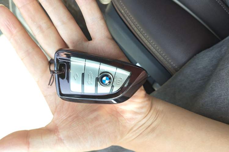 Used BMW 5 Series 2022 Restyled 525Li M Sport Package Vehicle Key