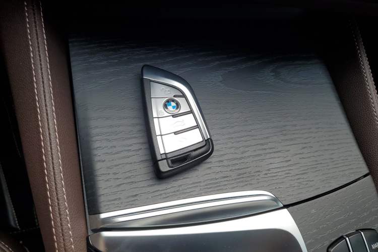 Used BMW 5 Series 2022 Second Facelift 530Li Leading Edition M Sport Package Vehicle Key