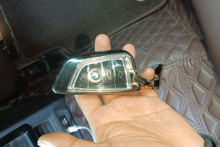 Used BMW 5 Series 2022 Second Facelift 530Li Leading Edition M Sport Package Vehicle Key