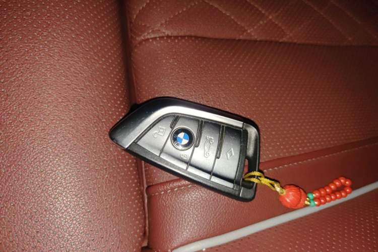 Used BMW 5 Series 2022 Second Facelift 530Li Luxury Version M Sport Package Vehicle Key