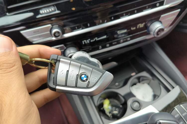 Used BMW 5 Series 2022 525Li Luxury Package Vehicle Key