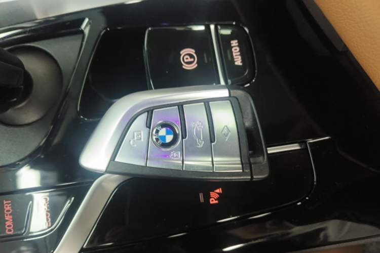 Used BMW 5 Series 2022 Second Facelift 530i M Sport Package Vehicle Key