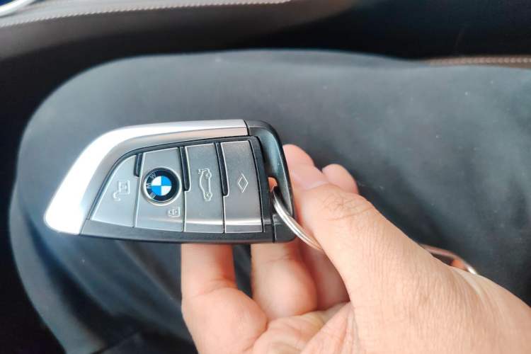 Used BMW 5 Series 2022 Restyled 525Li M Sport Package Vehicle Key
