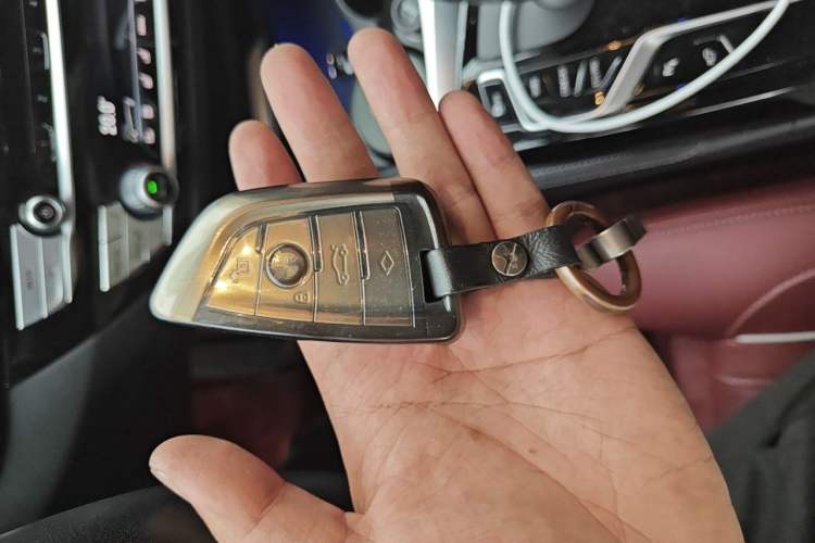Used BMW 5 Series 2022 530Li Luxury Edition Premium Package Vehicle Key
