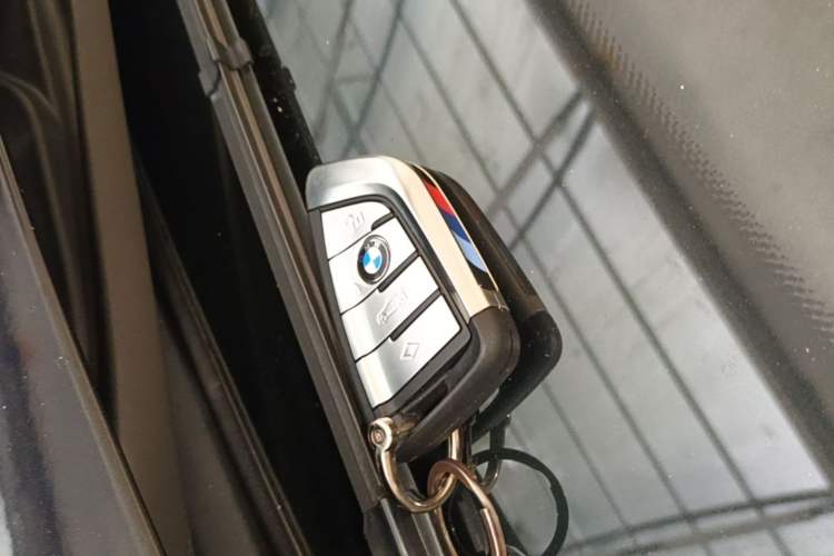 Used BMW 5 Series 2022 Revised Version 3 530Li Luxury Edition M Sport Package Vehicle Key