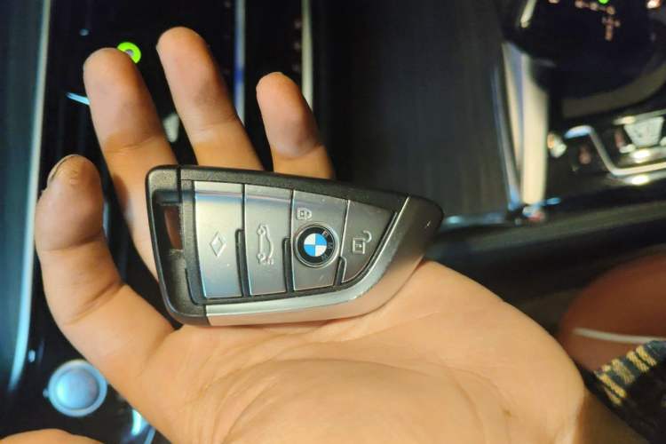 Used BMW 5 Series 2022 Restyled 530Li Leading Edition M Sport Package Vehicle Key