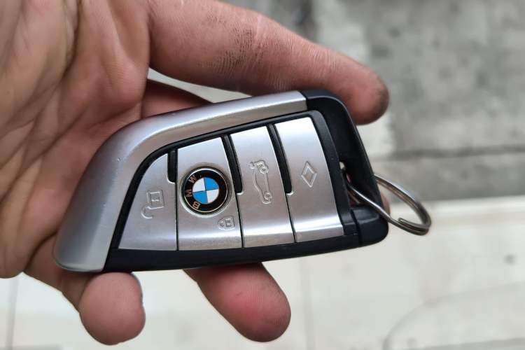 Used BMW 5 Series 2022 Restyled 525Li M Sport Package Vehicle Key