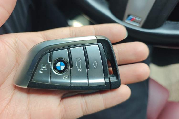 Used BMW 5 Series 2022 530Li Luxury Edition M Sport Package Vehicle Key