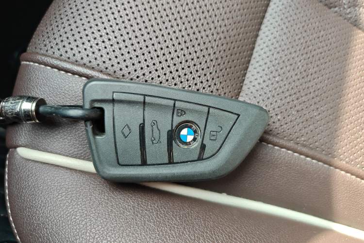 Used BMW 5 Series 2022 Second Facelift 525Li Luxury Package Vehicle Key