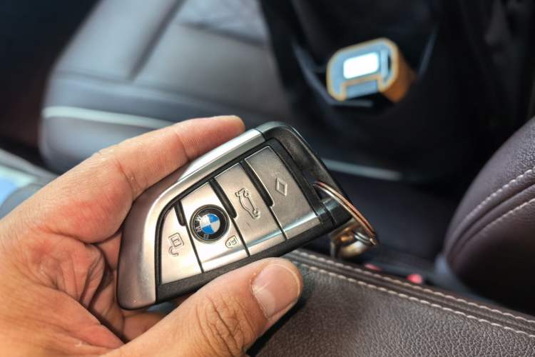 Used BMW 5 Series 2022 Second Facelift 525Li M Sport Package Vehicle Key
