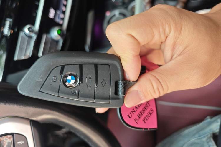 Used BMW 5 Series 2022 Second Facelift 530Li Luxury Version M Sport Package Vehicle Key