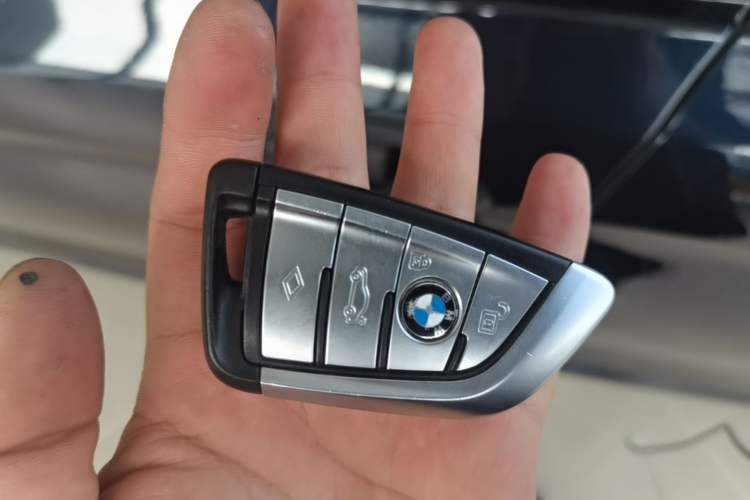 Used BMW 5 Series 2022 530i Sport Line M Sport Package Vehicle Key