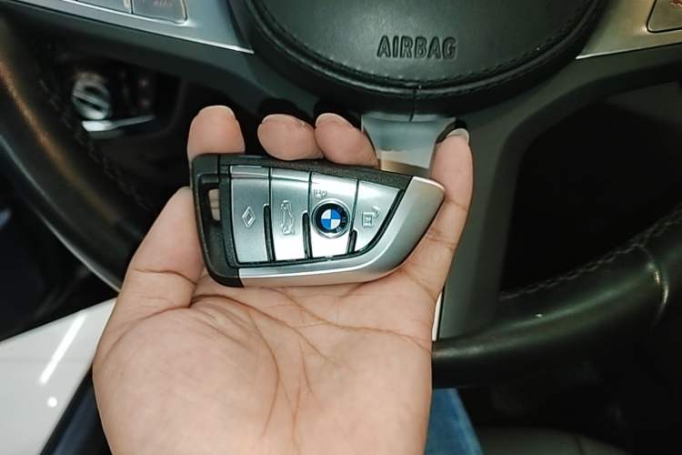 Used BMW 5 Series 2022 Restyled 525Li M Sport Package Vehicle Key