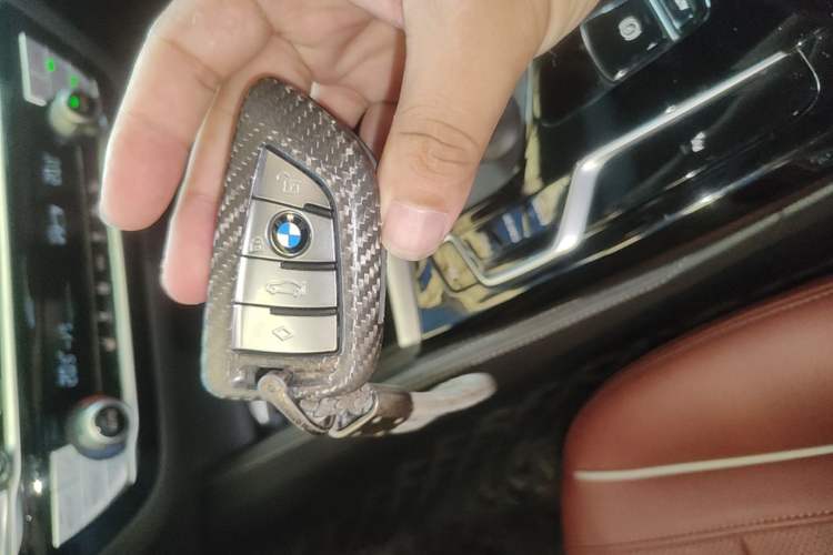 Used BMW 5 Series 2022 Restyled 530Li Leading Edition M Sport Package Vehicle Key