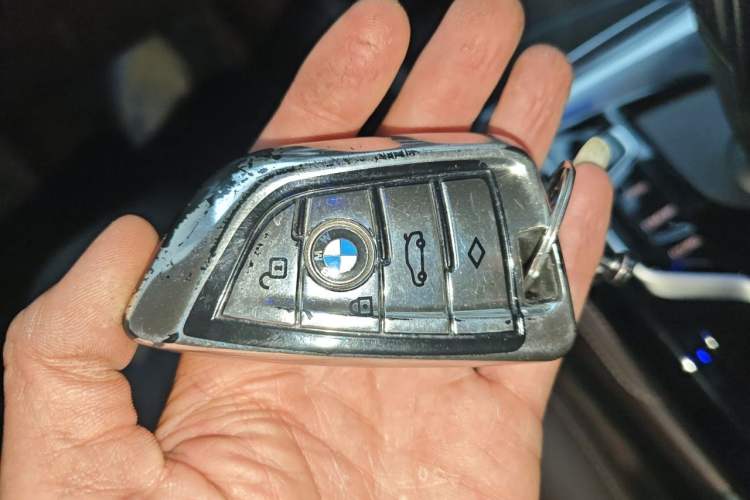 Used BMW 5 Series 2022 Restyled 525Li M Sport Package Vehicle Key
