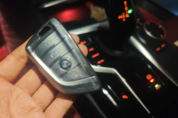 Used BMW 5 Series 2022 Updated 530Li Leading Edition Luxury Package Vehicle Key