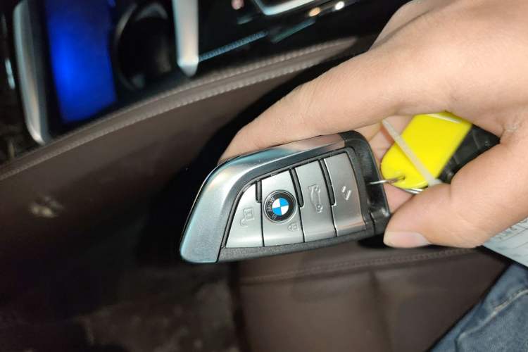 Used BMW 5 Series 2022 Second Facelift 525Li Luxury Package Vehicle Key