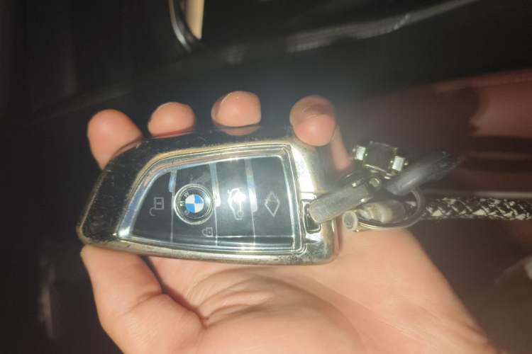 Used BMW 5 Series 2022 Restyled 530Li Leading Edition M Sport Package Vehicle Key