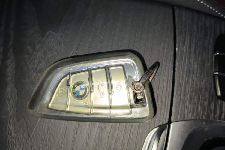 Used BMW 5 Series 2022 Restyled 530Li Leading Edition M Sport Package Vehicle Key