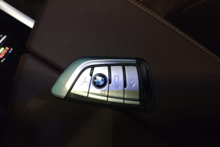 Used BMW 5 Series 2022 Restyled 525Li M Sport Package Vehicle Key