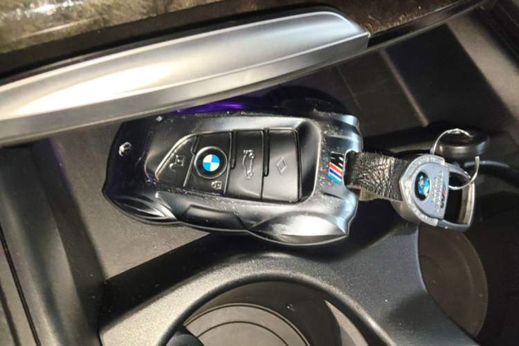 Used BMW 5 Series 2022 Second Facelift 525Li M Sport Package Vehicle Key