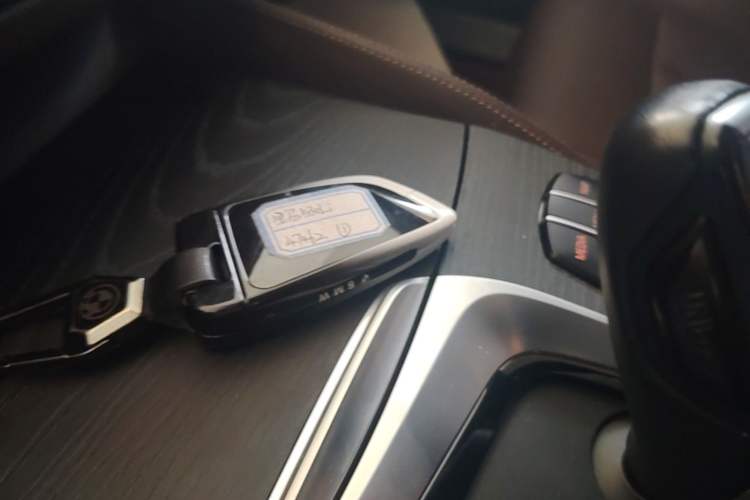 Used BMW 5 Series 2022 Second Facelift 530Li Leading Edition M Sport Package Vehicle Key
