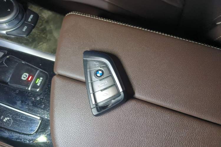 Used BMW 5 Series 2022 530Li Leading Model M Sport Package Vehicle Key