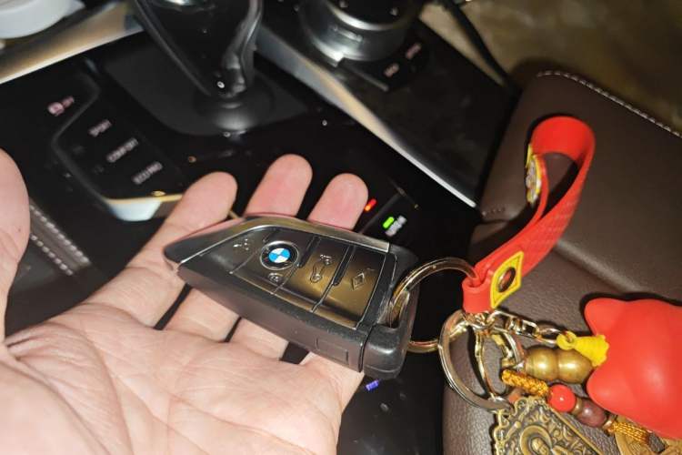 Used BMW 5 Series 2022 Restyled 525Li M Sport Package Vehicle Key