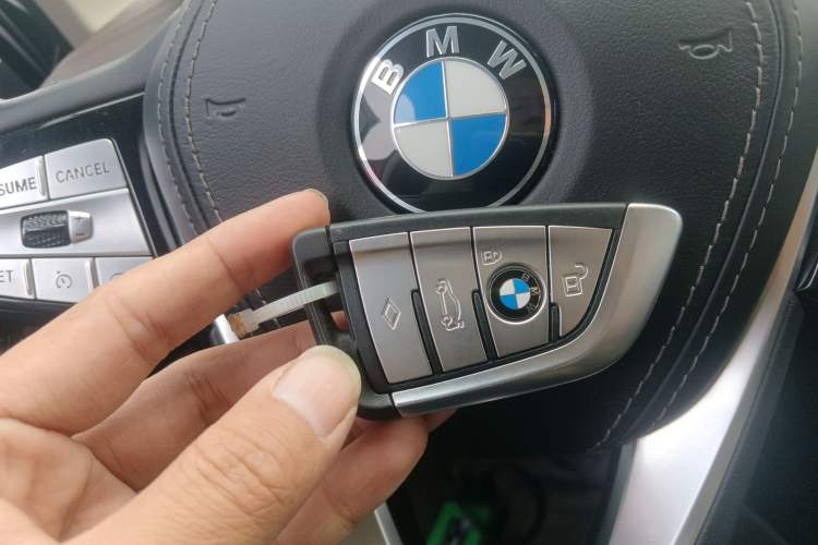 Used BMW 5 Series 2022 Restyled 525Li Luxury Package Vehicle Key