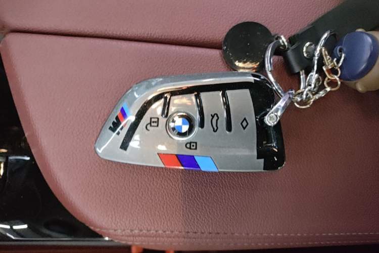 Used BMW 5 Series 2022 Second Facelift 530Li Leading Edition Luxury Package Vehicle Key