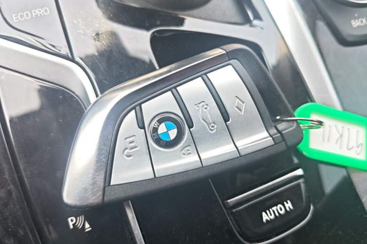 Used BMW 5 Series 2022 Restyled 525Li Luxury Package Vehicle Key