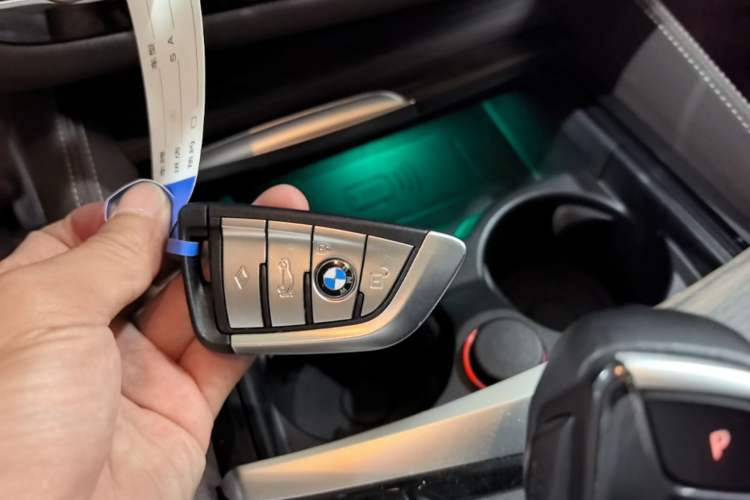 Used BMW 5 Series 2022 Second Facelift 530Li Luxury Edition Premium Package Vehicle Key