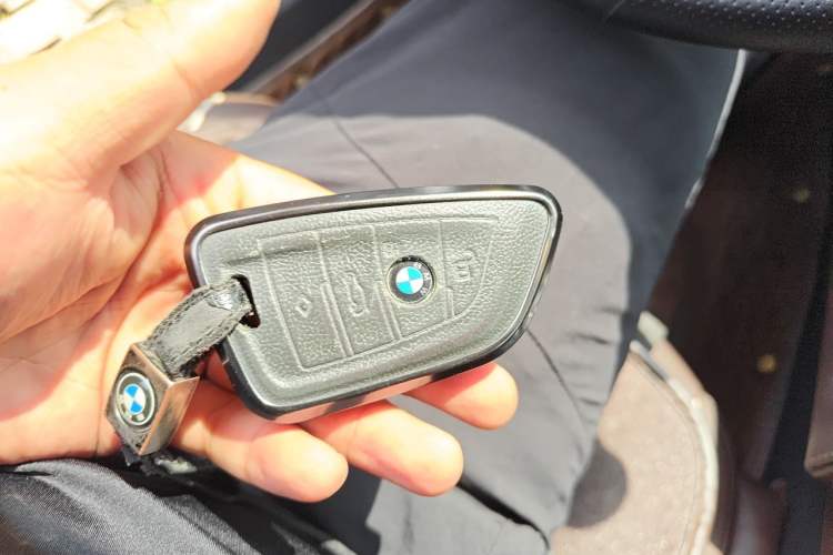 Used BMW 5 Series 2022 Updated 530Li xDrive Luxury Package Vehicle Key