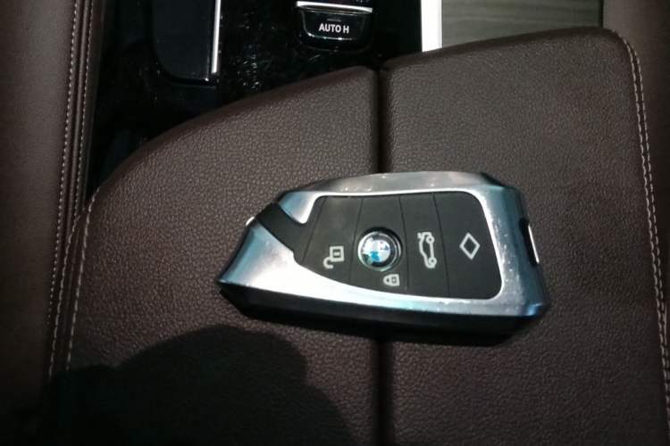 Used BMW 5 Series 2022 530Li Leading Model M Sport Package Vehicle Key