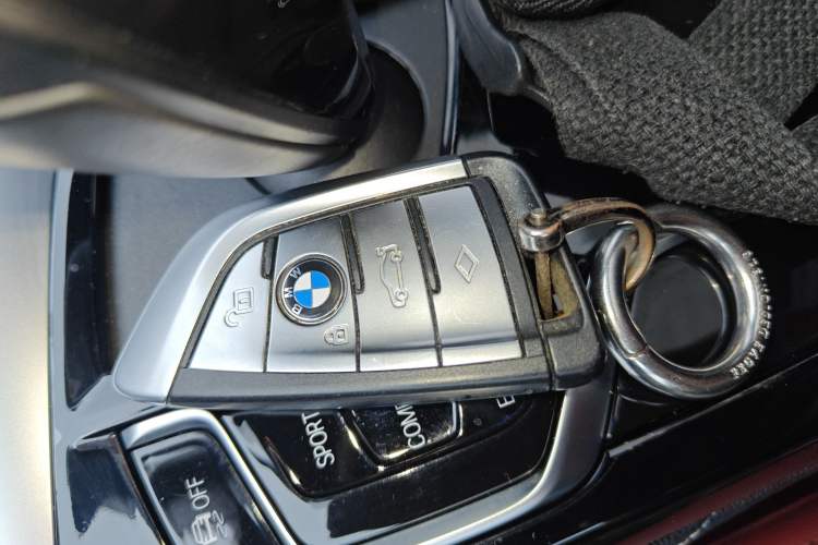 Used BMW 5 Series 2022 Second Facelift 530Li Leading Edition M Sport Package Vehicle Key