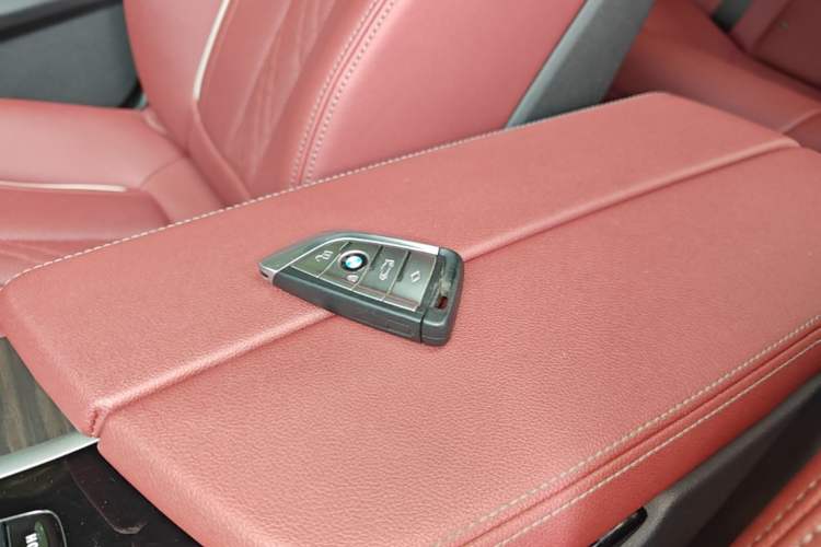Used BMW 5 Series 2022 Restyled 530Li Leading Edition M Sport Package Vehicle Key