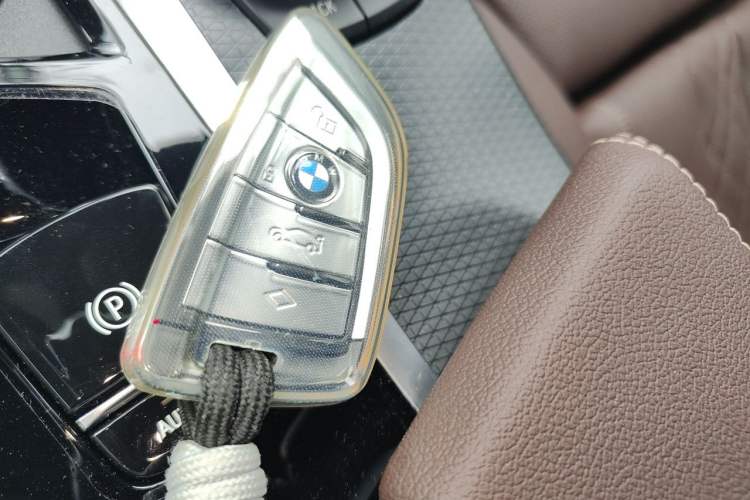 Used BMW 5 Series 2022 Facelifted Version 3 530Li Executive M Sport Package Vehicle Key