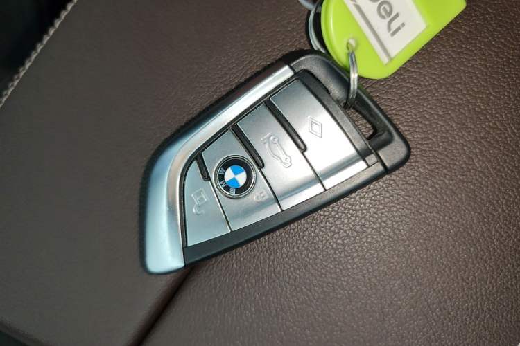 Used BMW 5 Series 2022 Second Facelift 525Li Luxury Package Vehicle Key