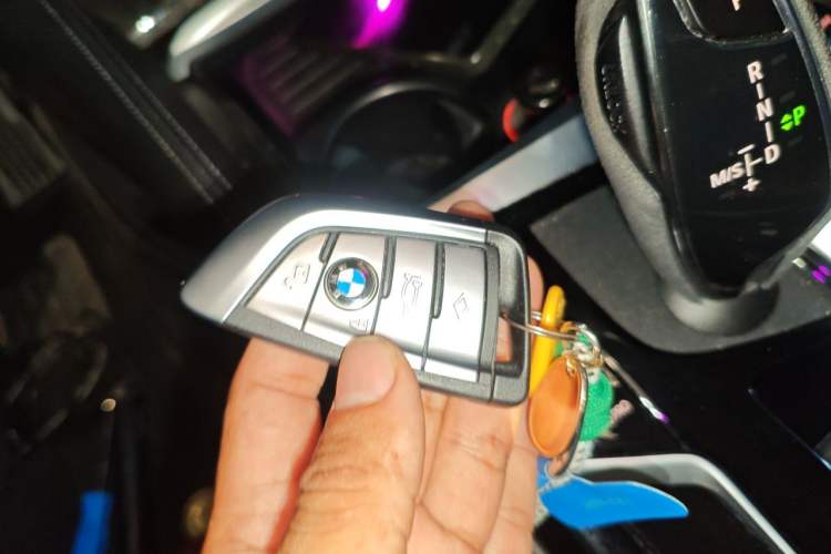 Used BMW 5 Series 2022 525Li M Sport Package Vehicle Key