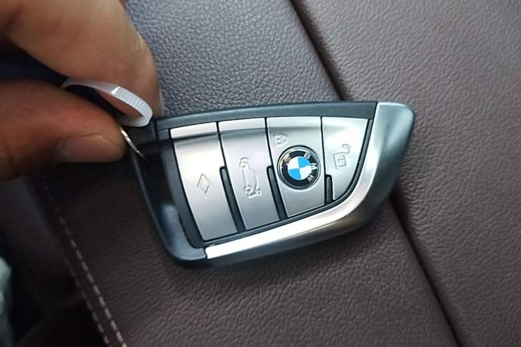 Used BMW 5 Series 2022 Second Facelift 525Li Luxury Package Vehicle Key
