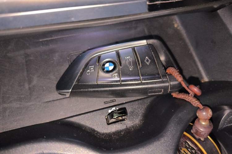 Used BMW 5 Series 2022 Restyled 525Li M Sport Package Vehicle Key