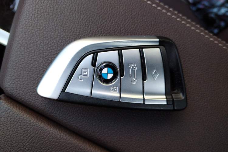Used BMW 5 Series 2022 Restyled 525Li M Sport Package Vehicle Key